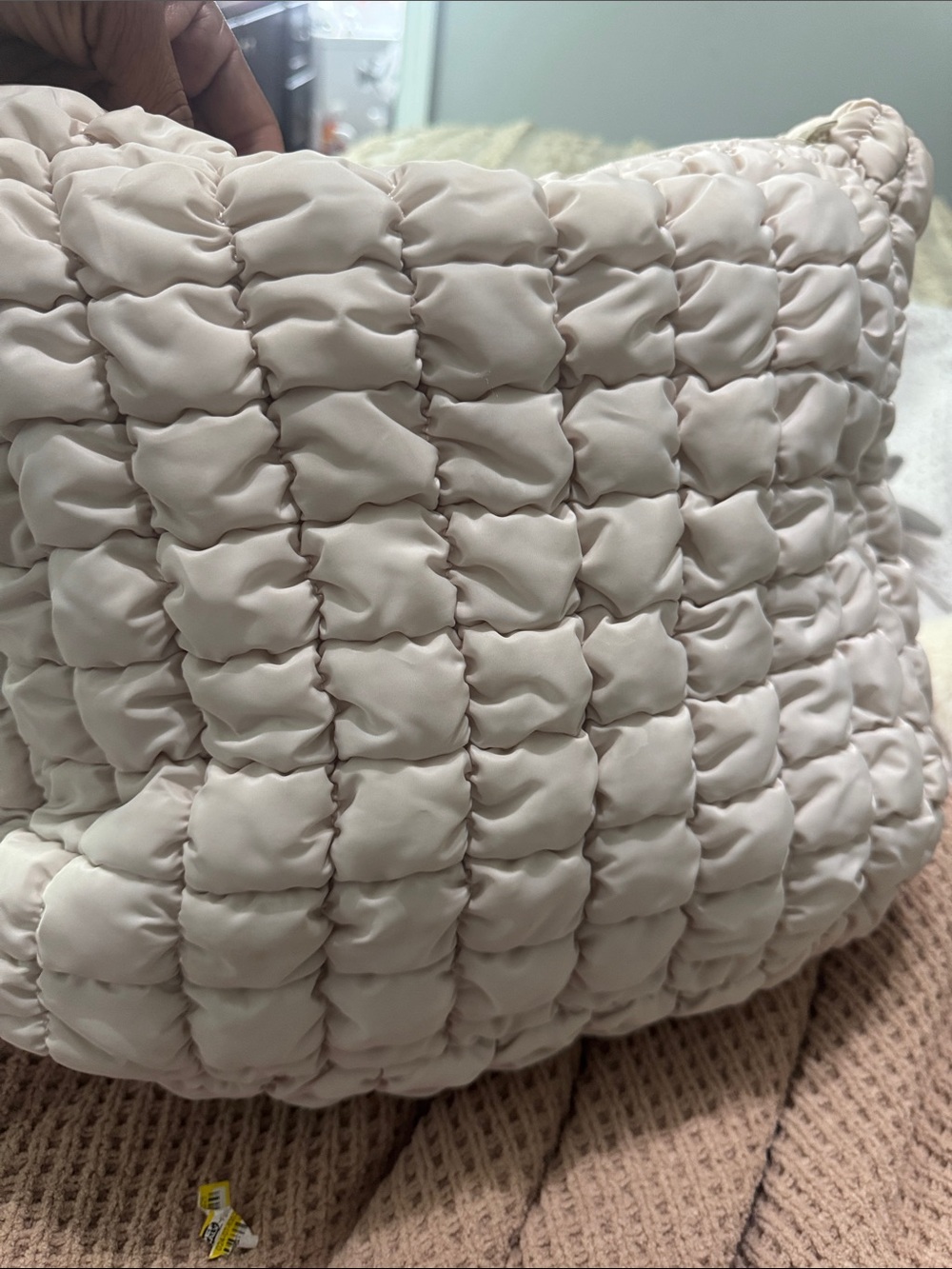 Quilted Cream Shoulder Bag – Lightweight Padded Hobo by WILD FABLE - Picture 5 of 5